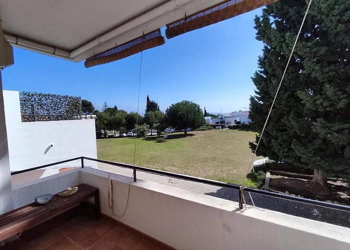 01 Sra Da Rocha Com Piscina E Ac - Casas & Papeis
